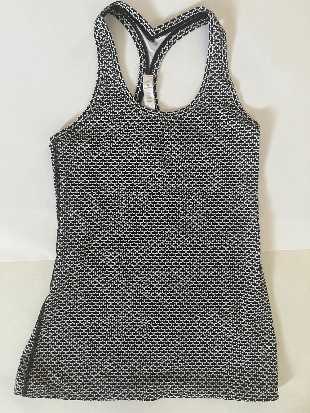 Lululemon Athletica Racerback Tank Top in Black & White Print woman’s size 6